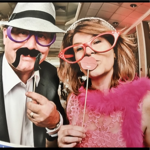 🛍Closet Deets🛍 - Picture 4 of 6